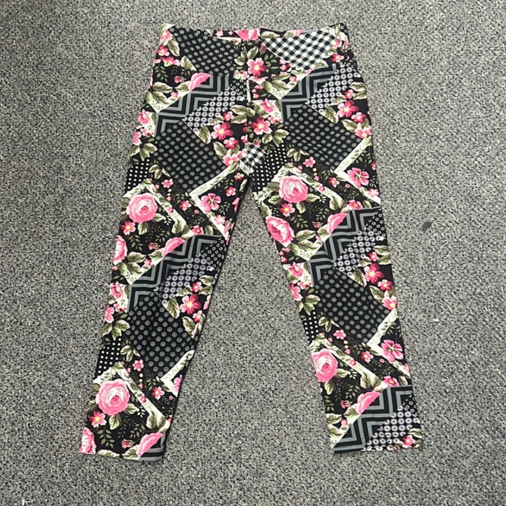 🌸3/$30🌸 LEGGINGS  PARK | Buttery soft capri leggings